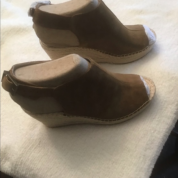 Kenneth Cole New York Wedge Sandals NIB Size 11 - Picture 2 of 4